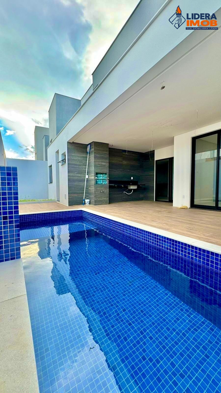 Casa, 4 quartos, 252 m² - Foto 1