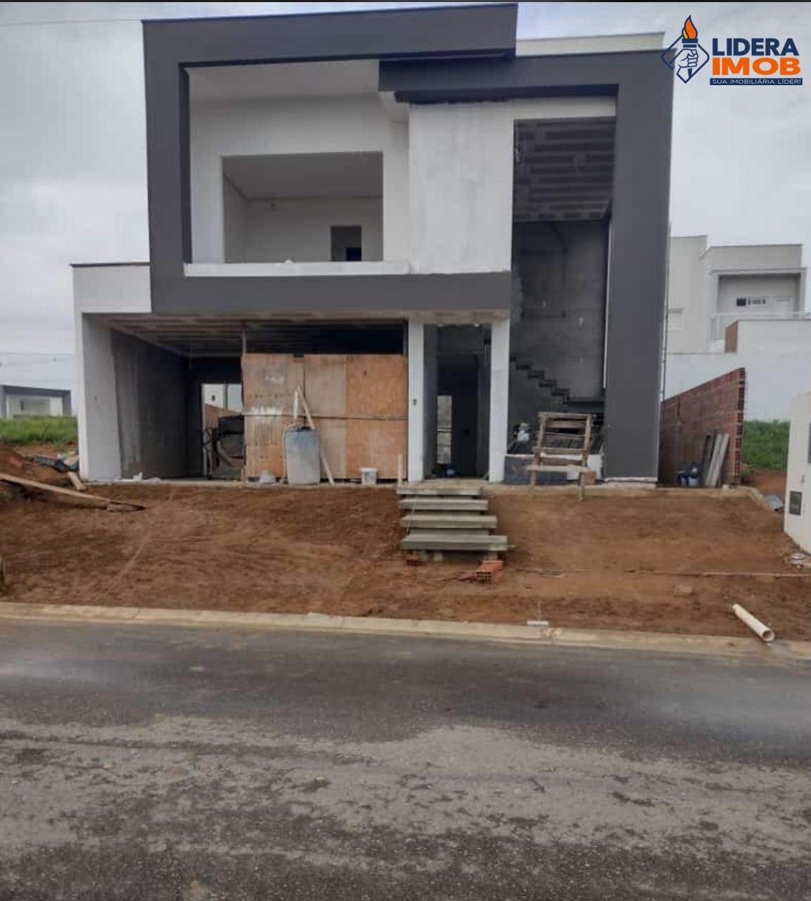 Casa, 4 quartos, 263 m² - Foto 2