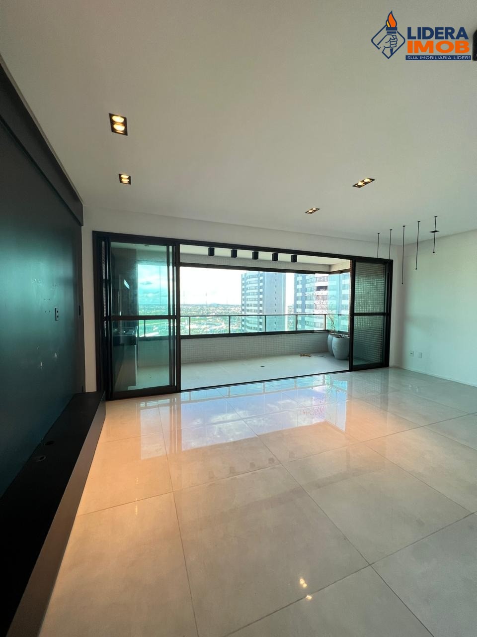 Apartamento, 3 quartos, 100 m² - Foto 2