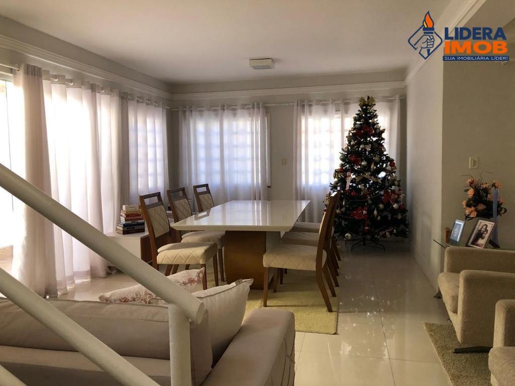 Casa, 3 quartos, 232 m² - Foto 4