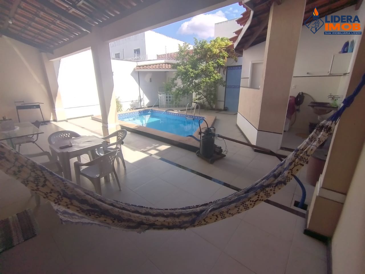 Casa, 4 quartos, 260 m² - Foto 2