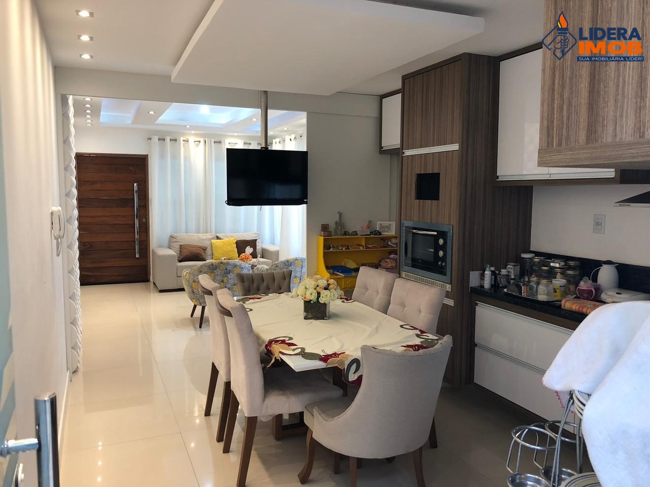 Casa, 3 quartos, 270 m² - Foto 1