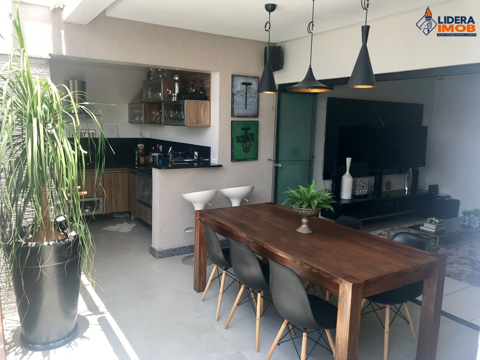 Cobertura, 3 quartos, 200 m² - Foto 1