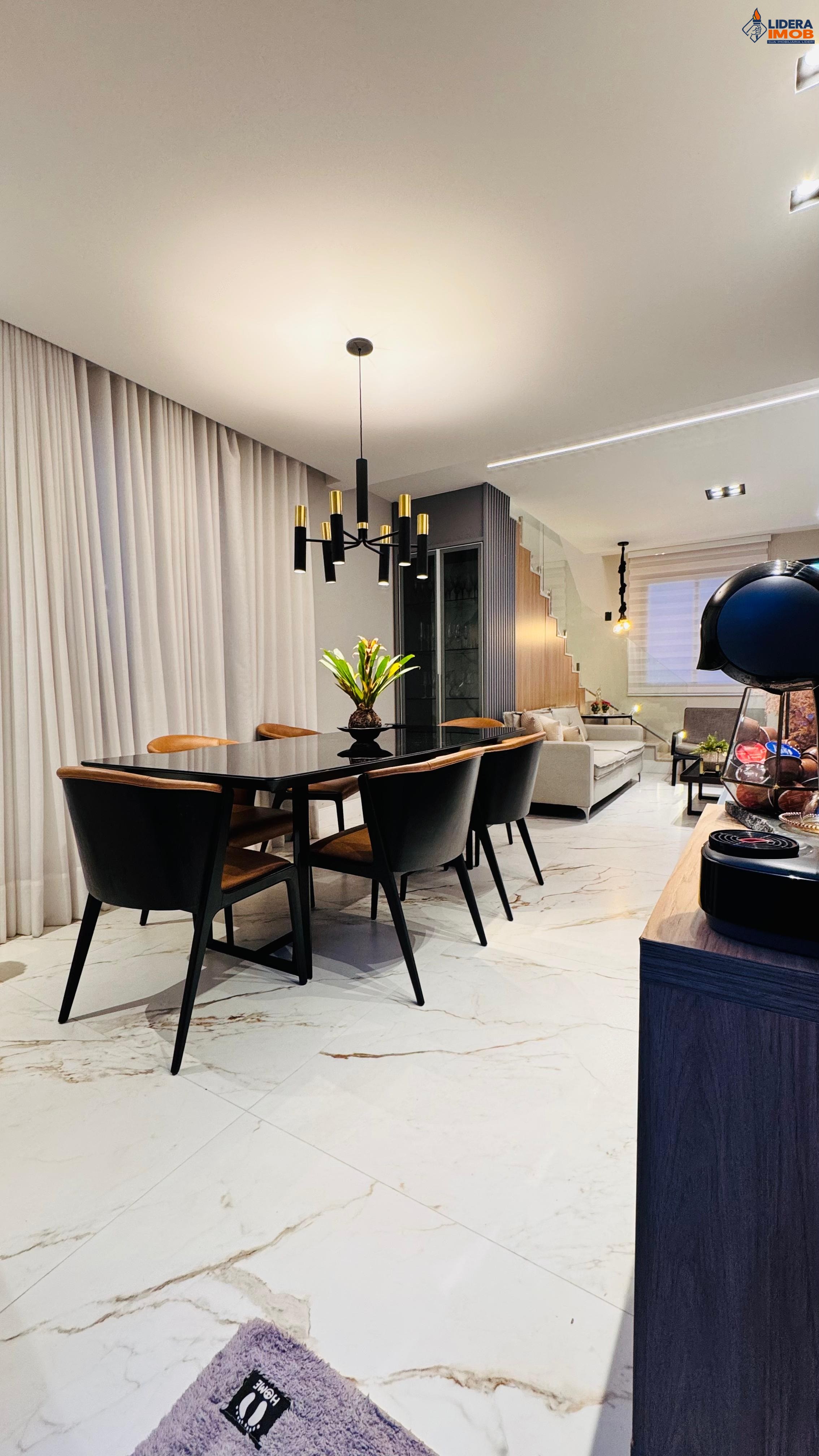 Casa, 4 quartos, 190 m² - Foto 1