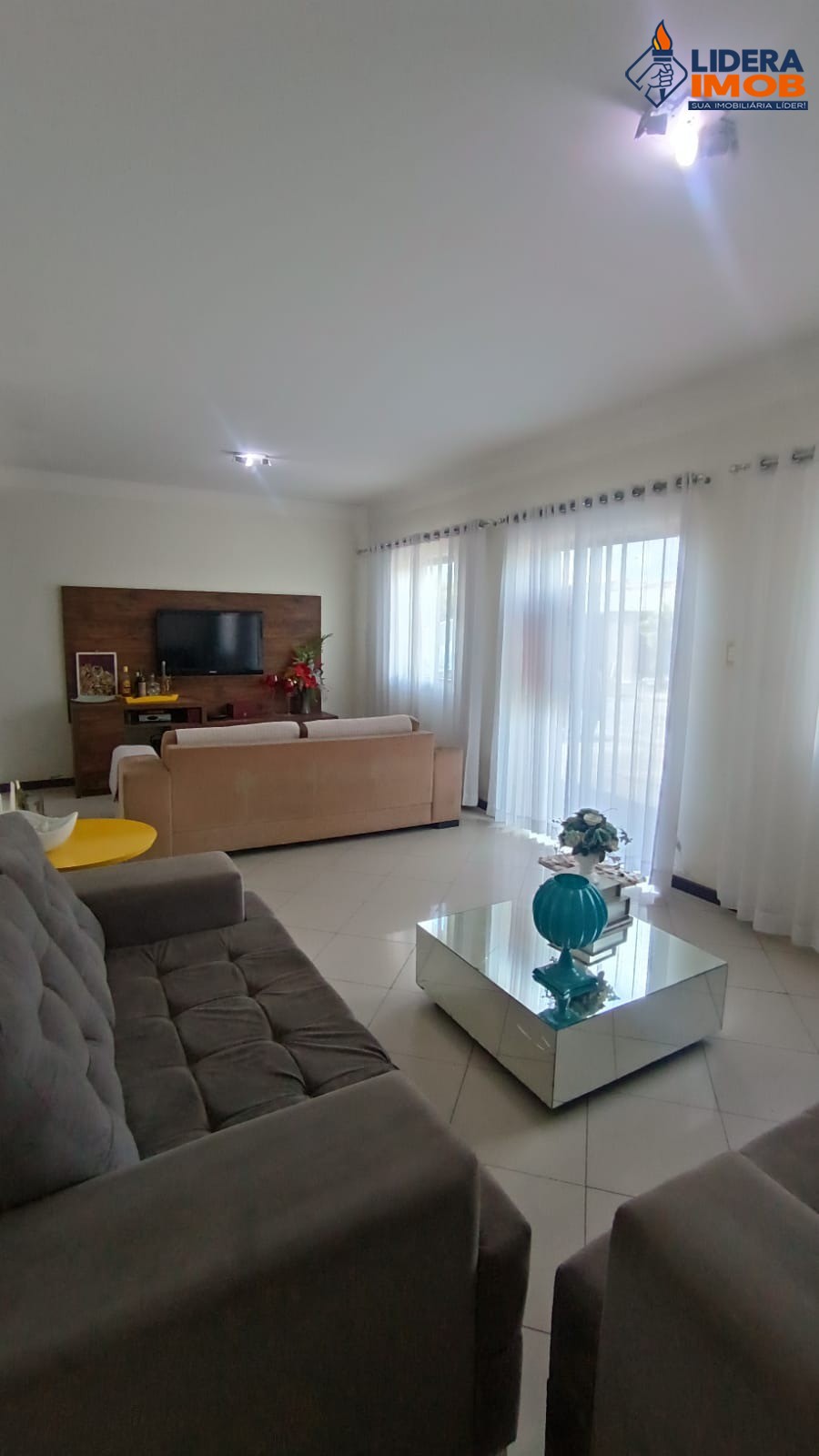 Casa, 2 quartos, 250 m² - Foto 1