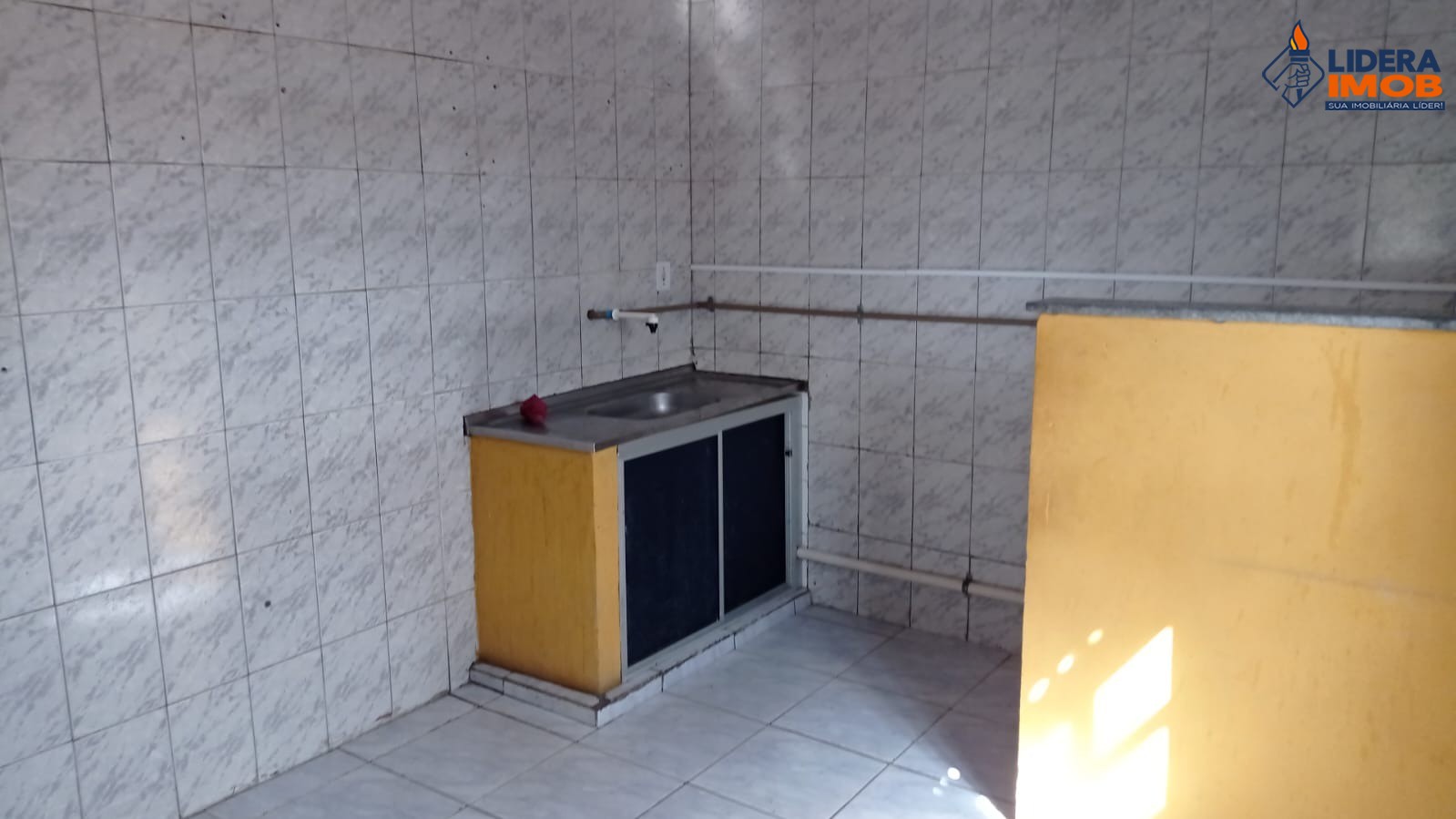 Casa, 1 quarto, 200 m² - Foto 2