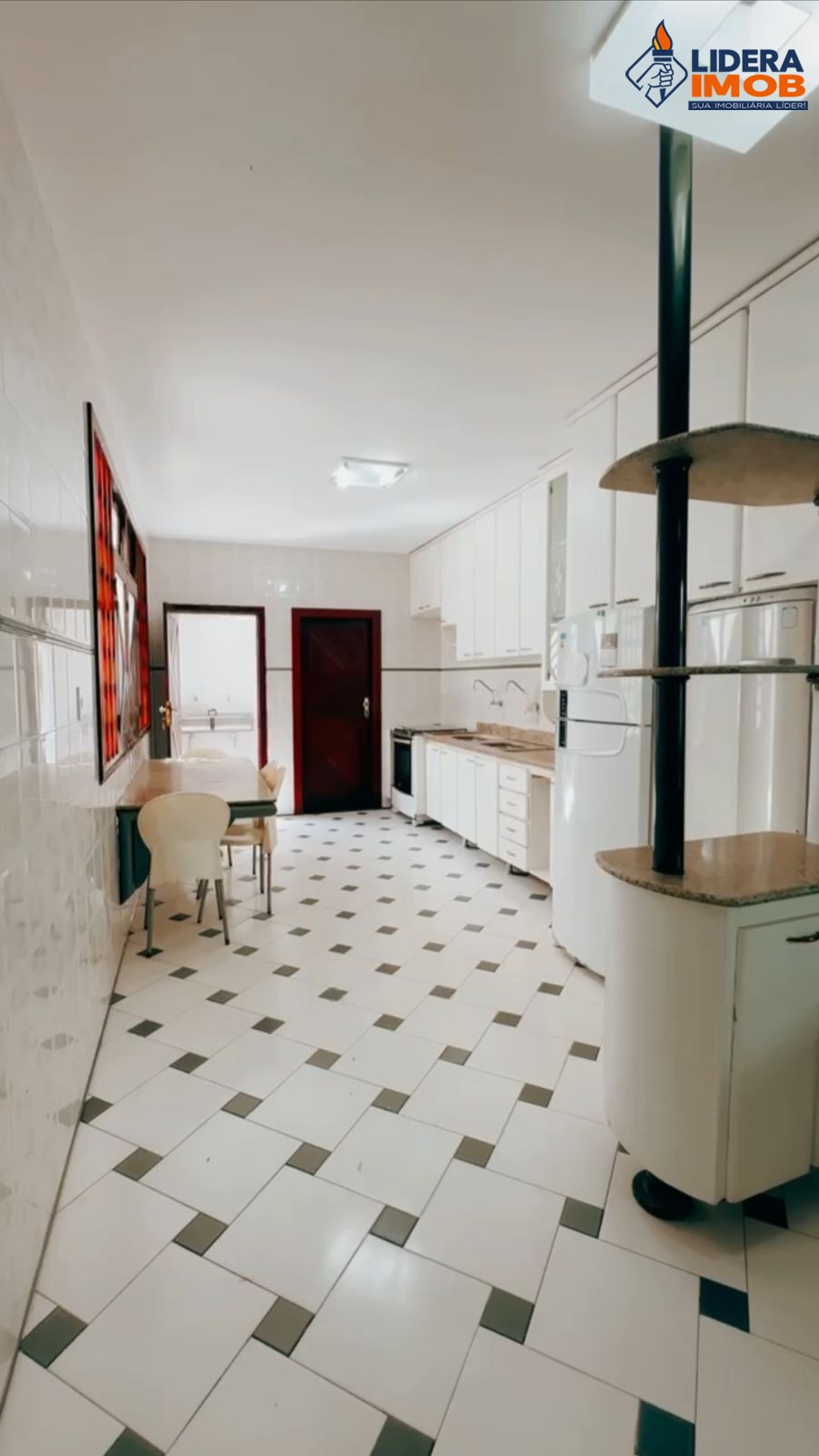 Casa, 4 quartos, 300 m² - Foto 4