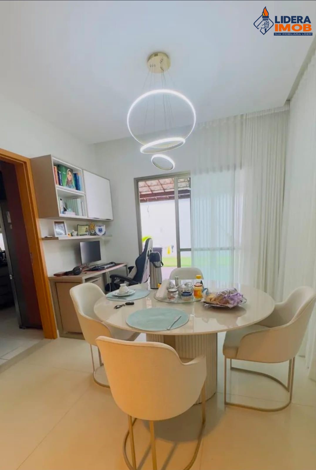 Casa, 3 quartos, 200 m² - Foto 1