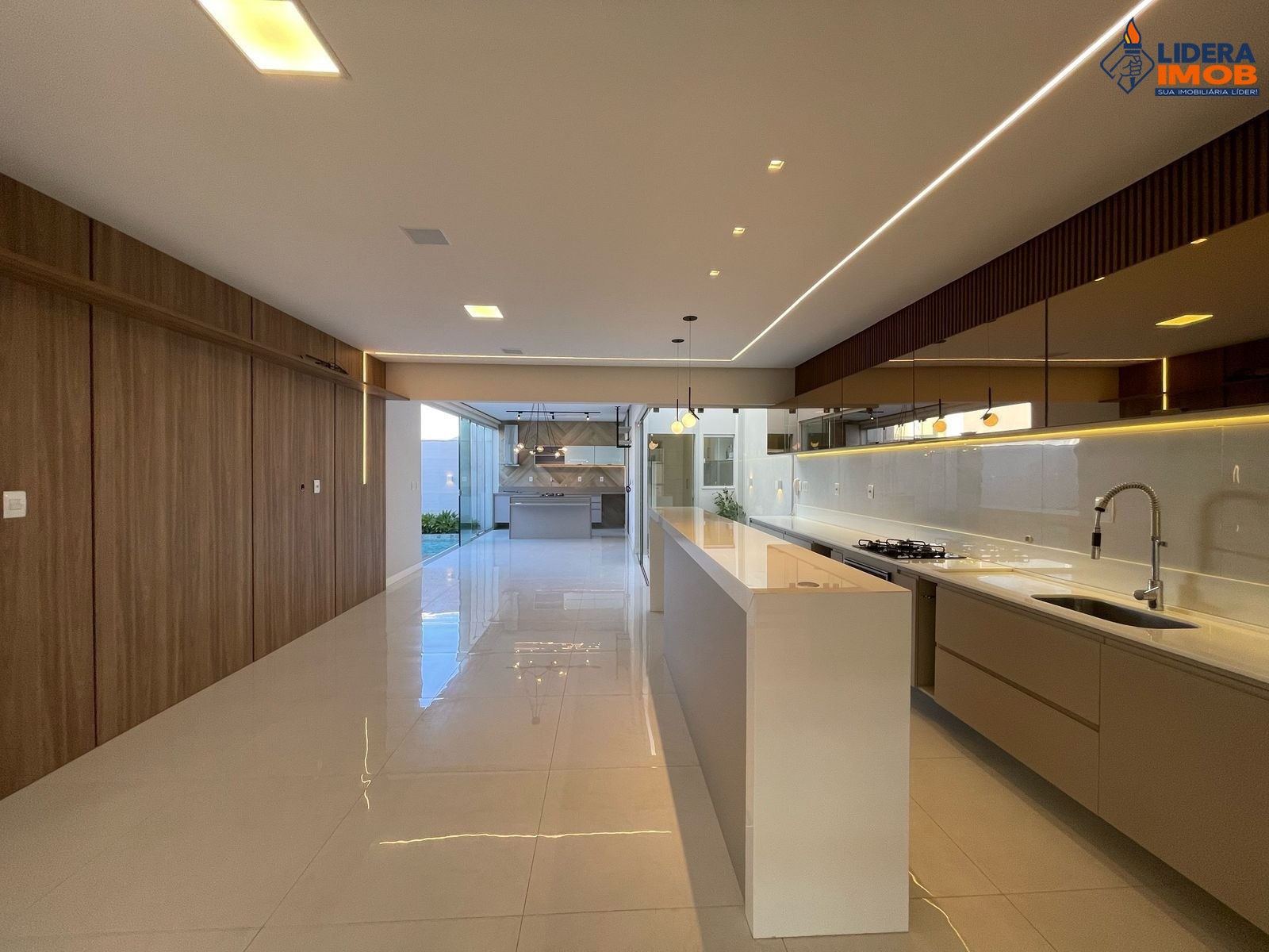 Casa, 3 quartos, 250 m² - Foto 1