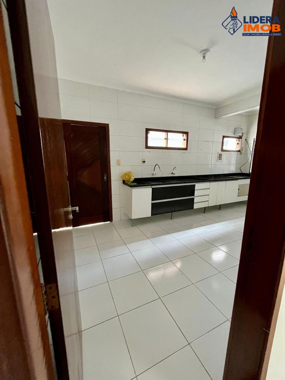 Casa, 4 quartos, 300 m² - Foto 3