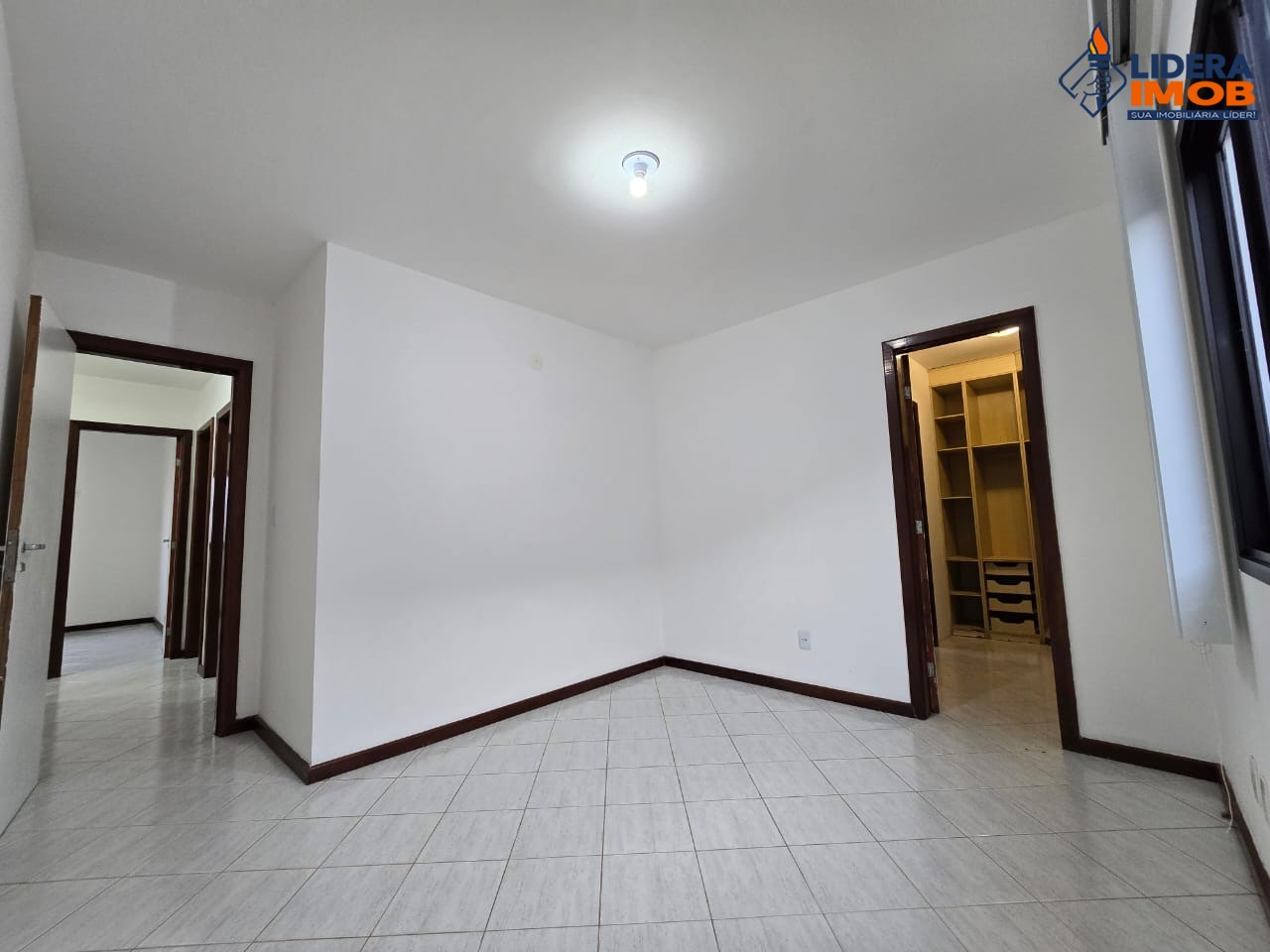 Casa, 4 quartos, 240 m² - Foto 4