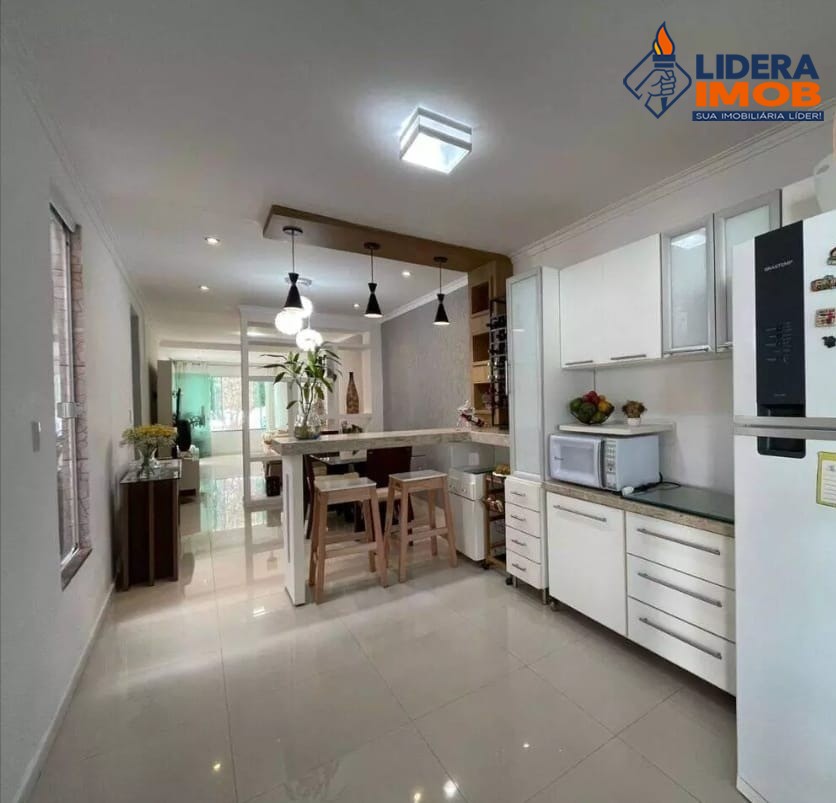 Casa, 3 quartos, 238 m² - Foto 1