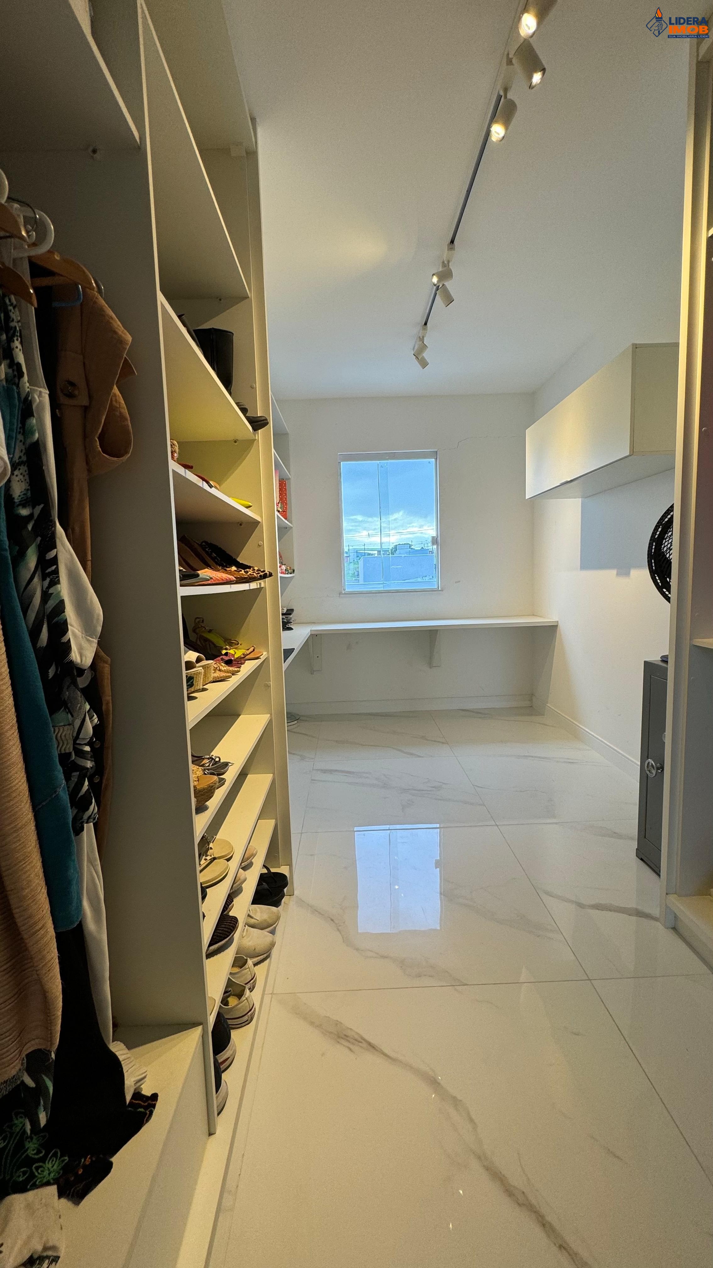 Casa, 3 quartos, 250 m² - Foto 23
