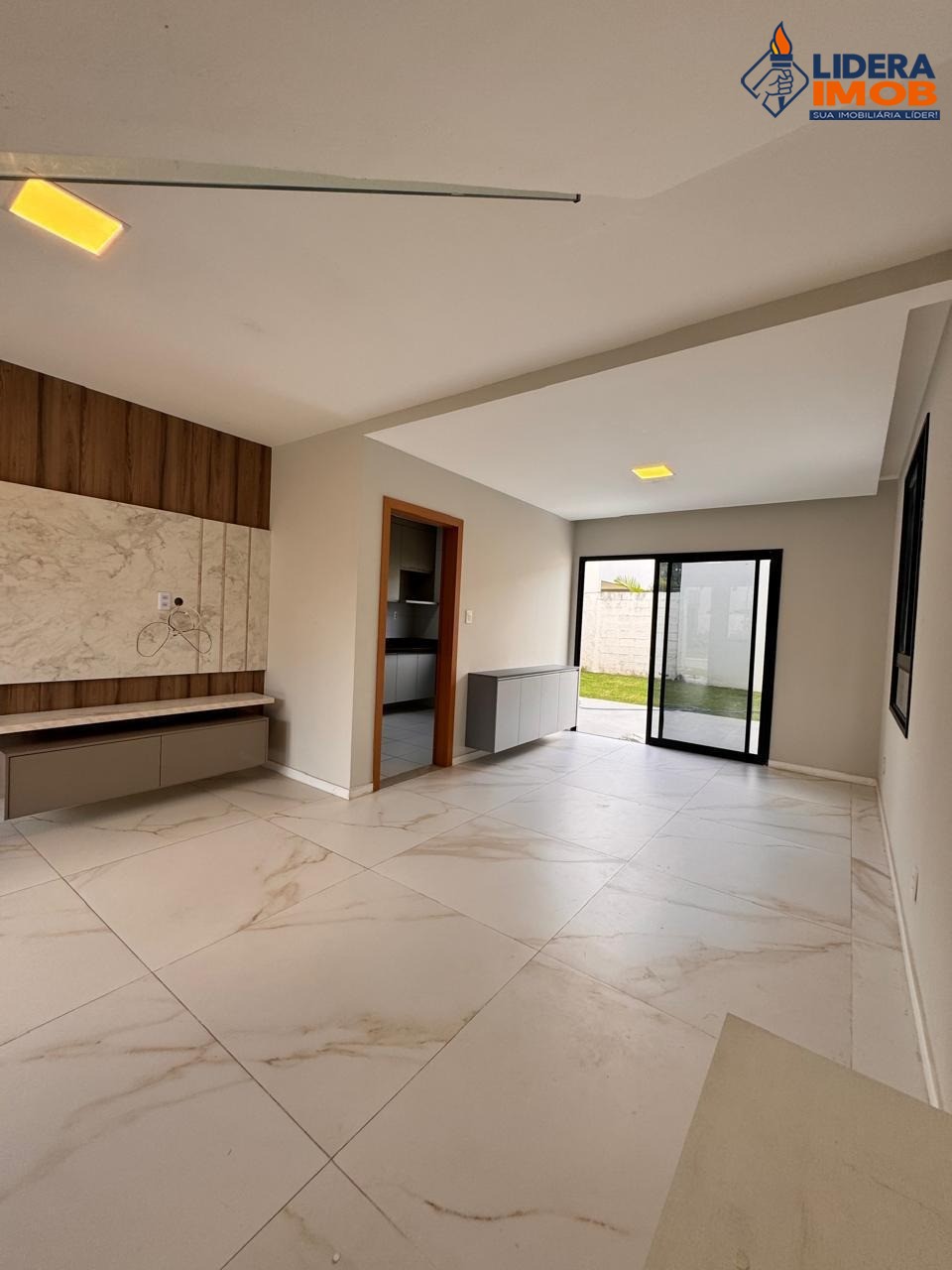 Casa, 3 quartos, 200 m² - Foto 2