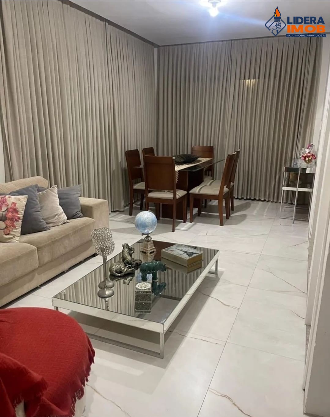 Casa, 4 quartos, 250 m² - Foto 1