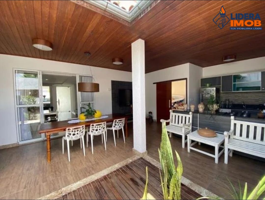 Casa, 4 quartos, 270 m² - Foto 1