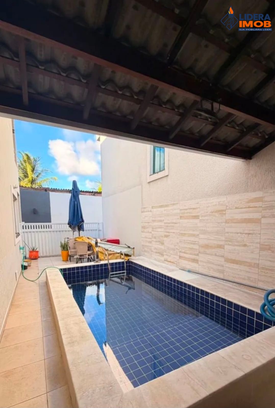 Casa, 4 quartos, 240 m² - Foto 1