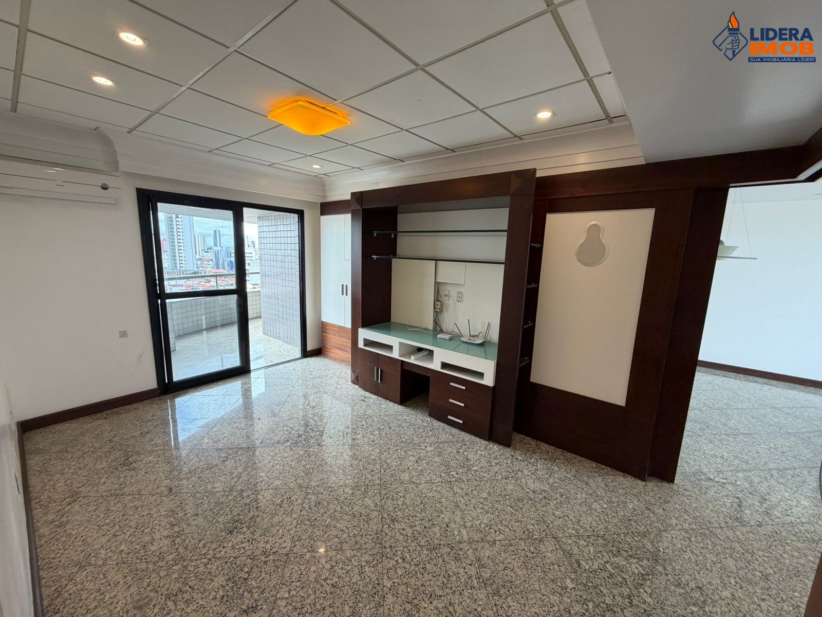 Apartamento, 3 quartos, 270 m² - Foto 1