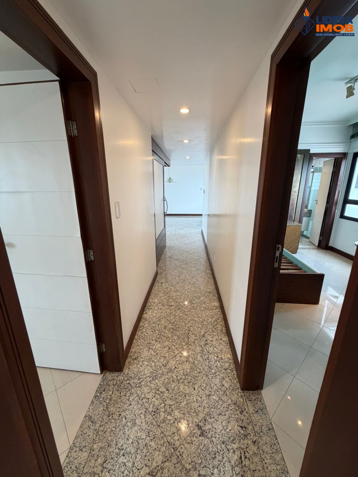 Apartamento, 3 quartos, 270 m² - Foto 10