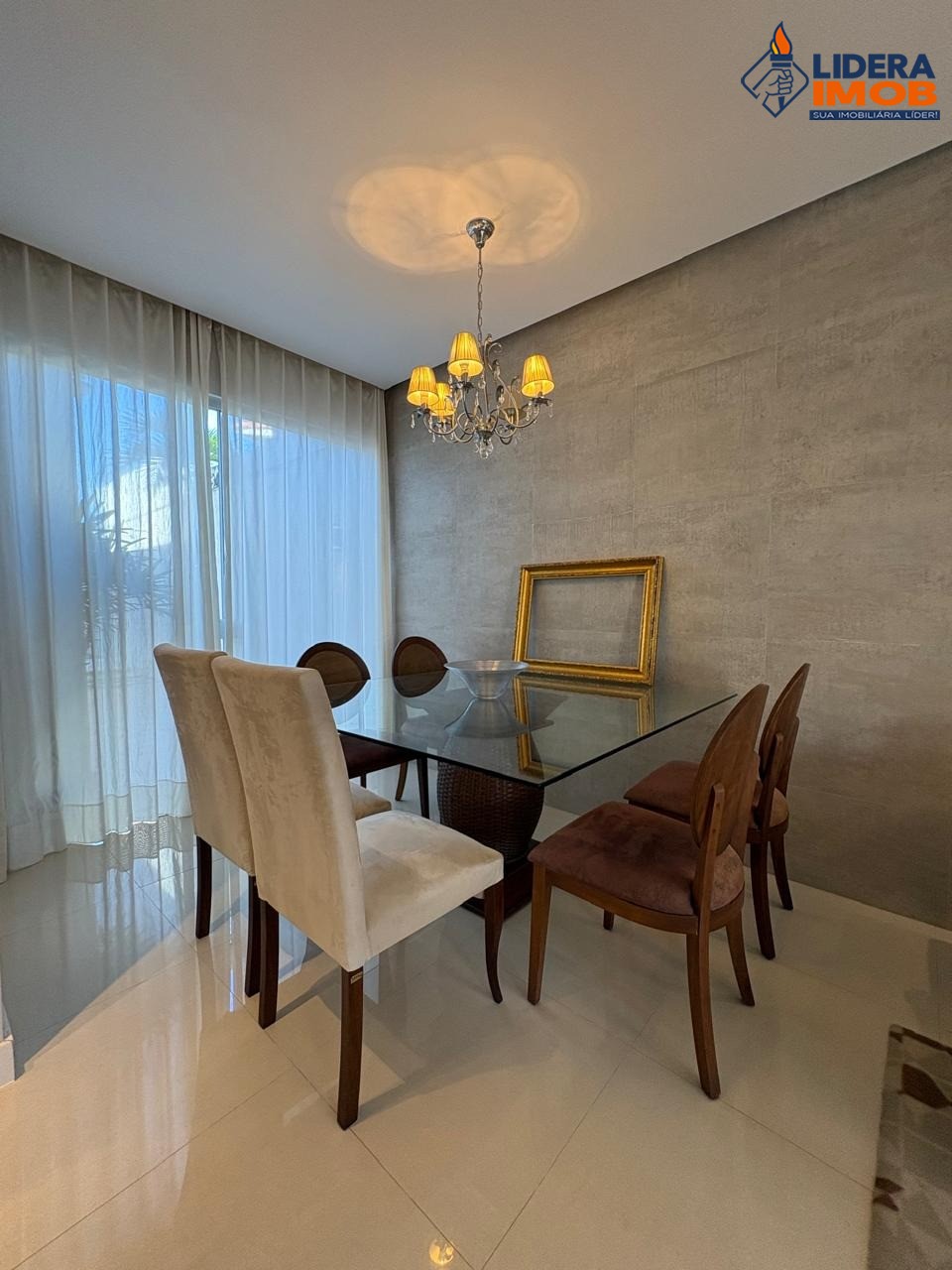 Casa, 3 quartos, 205 m² - Foto 1