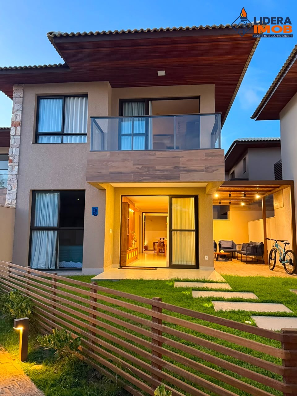 Casa, 4 quartos, 217 m² - Foto 1
