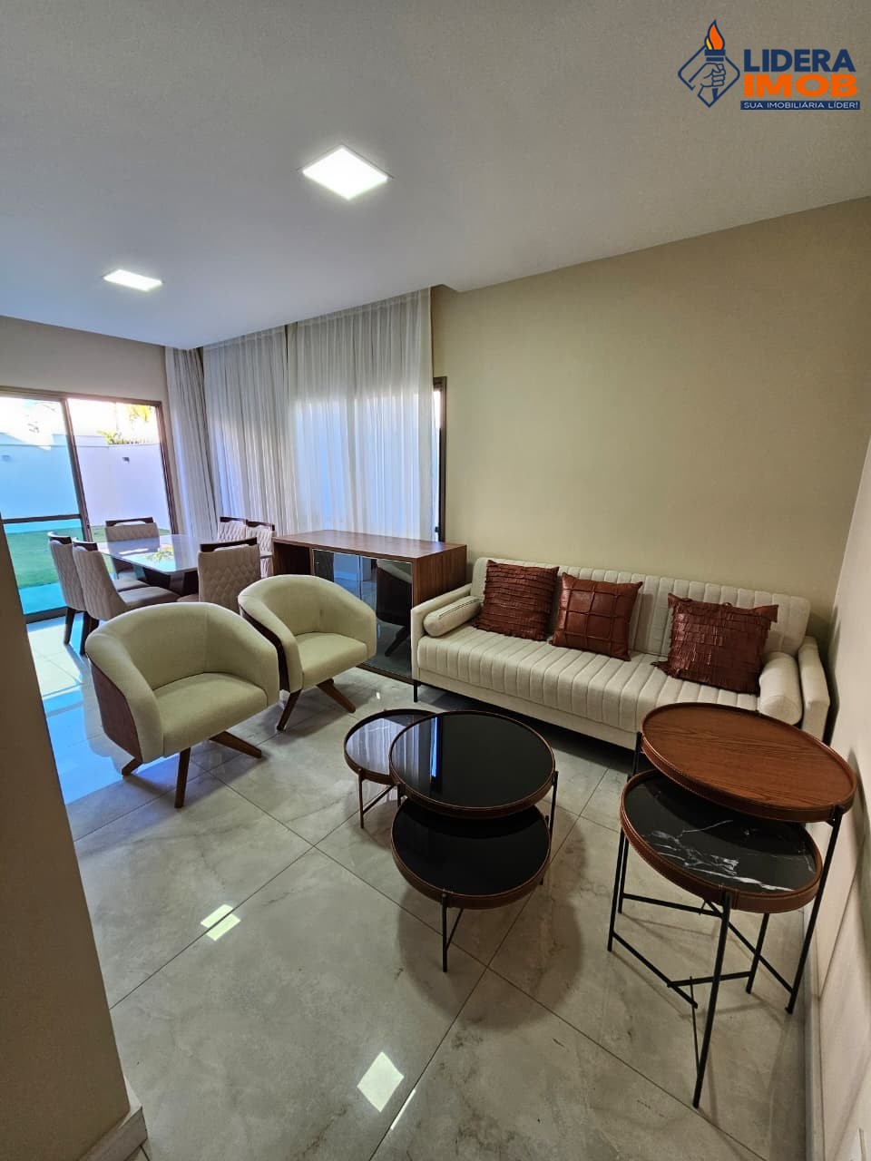 Casa, 4 quartos, 200 m² - Foto 1