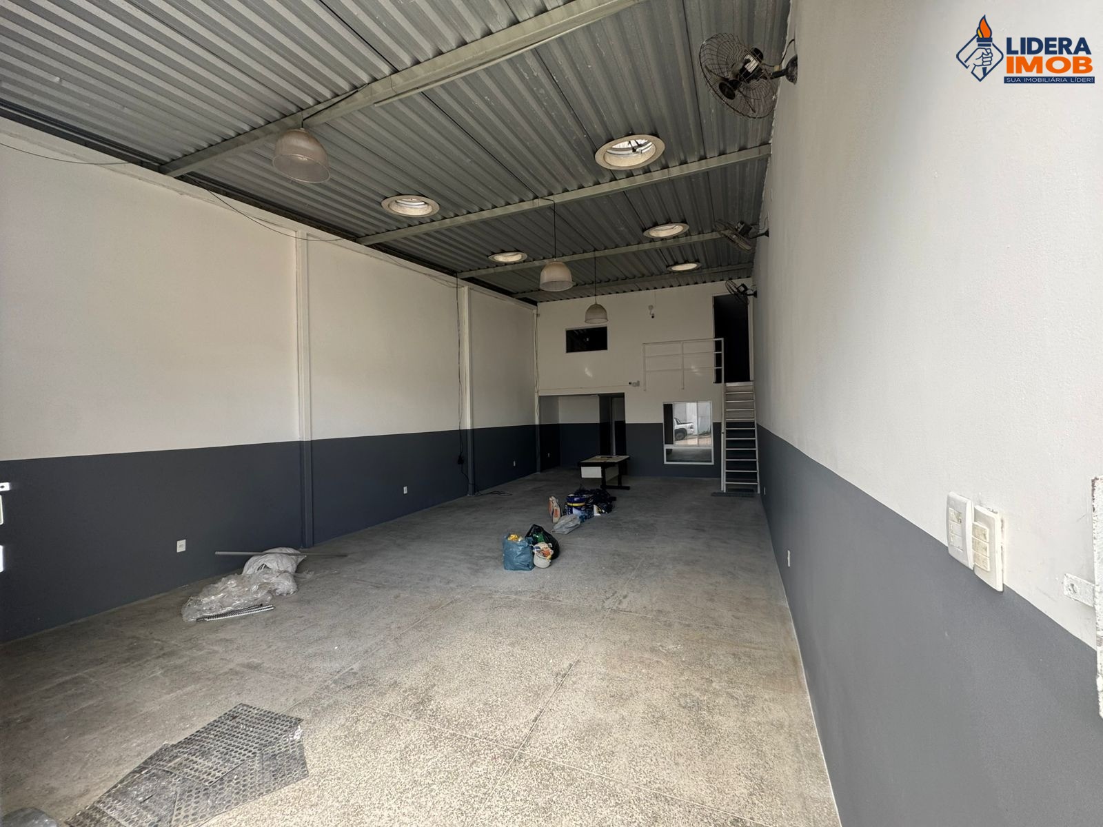 Depósito-Galpão, 120 m² - Foto 1
