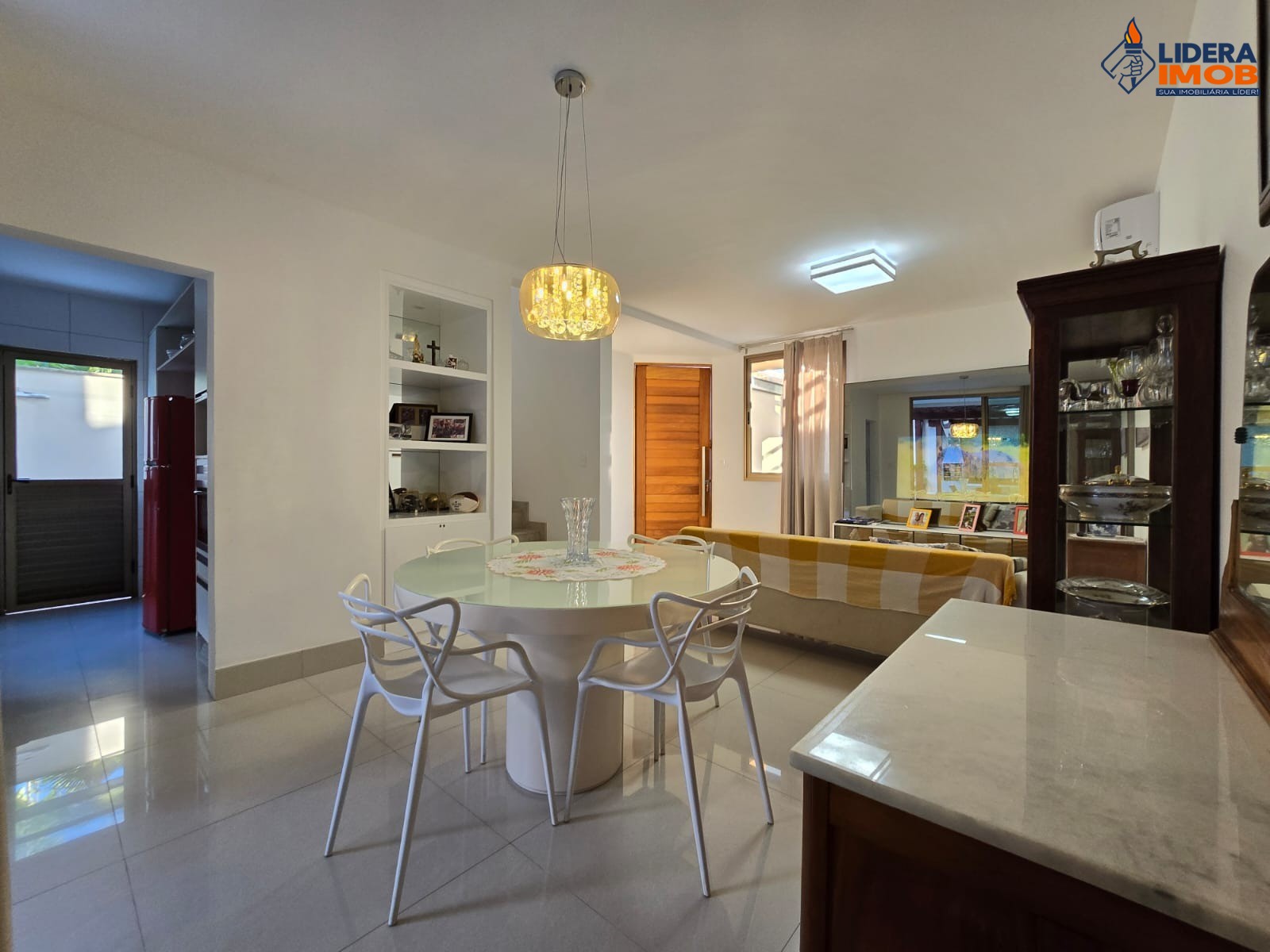 Casa, 3 quartos, 230 m² - Foto 1
