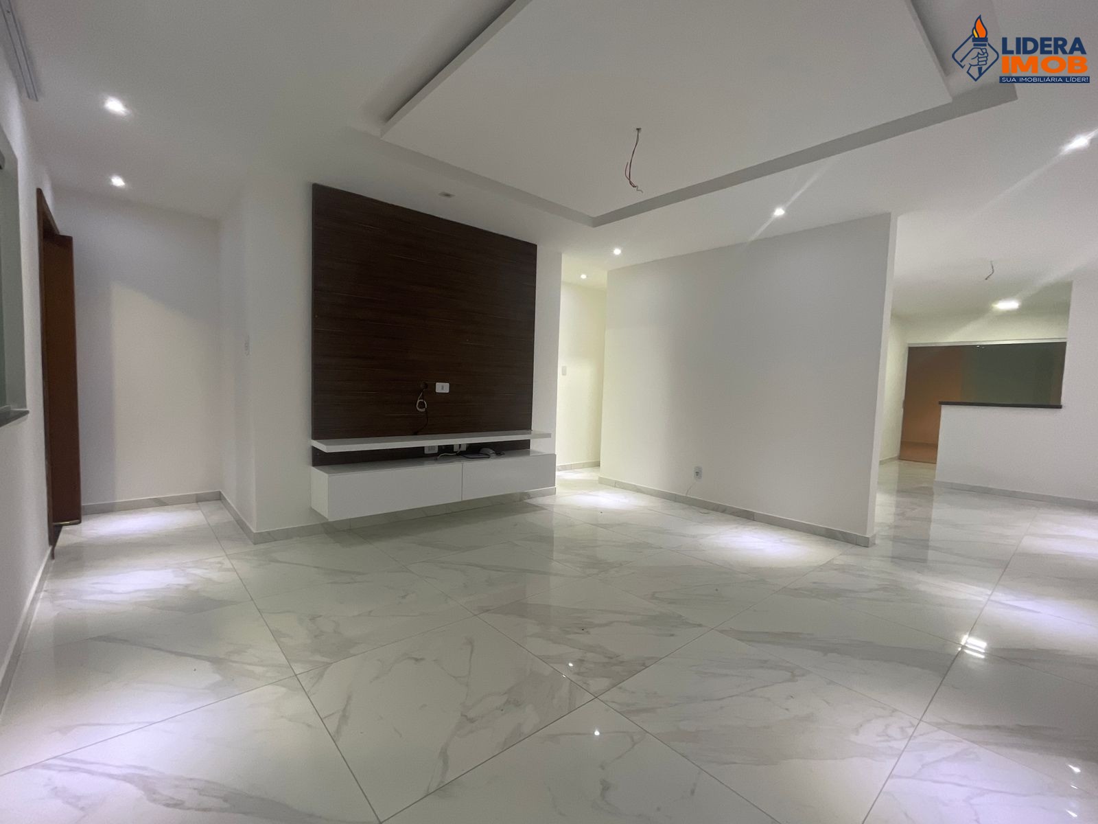 Casa, 3 quartos, 180 m² - Foto 1