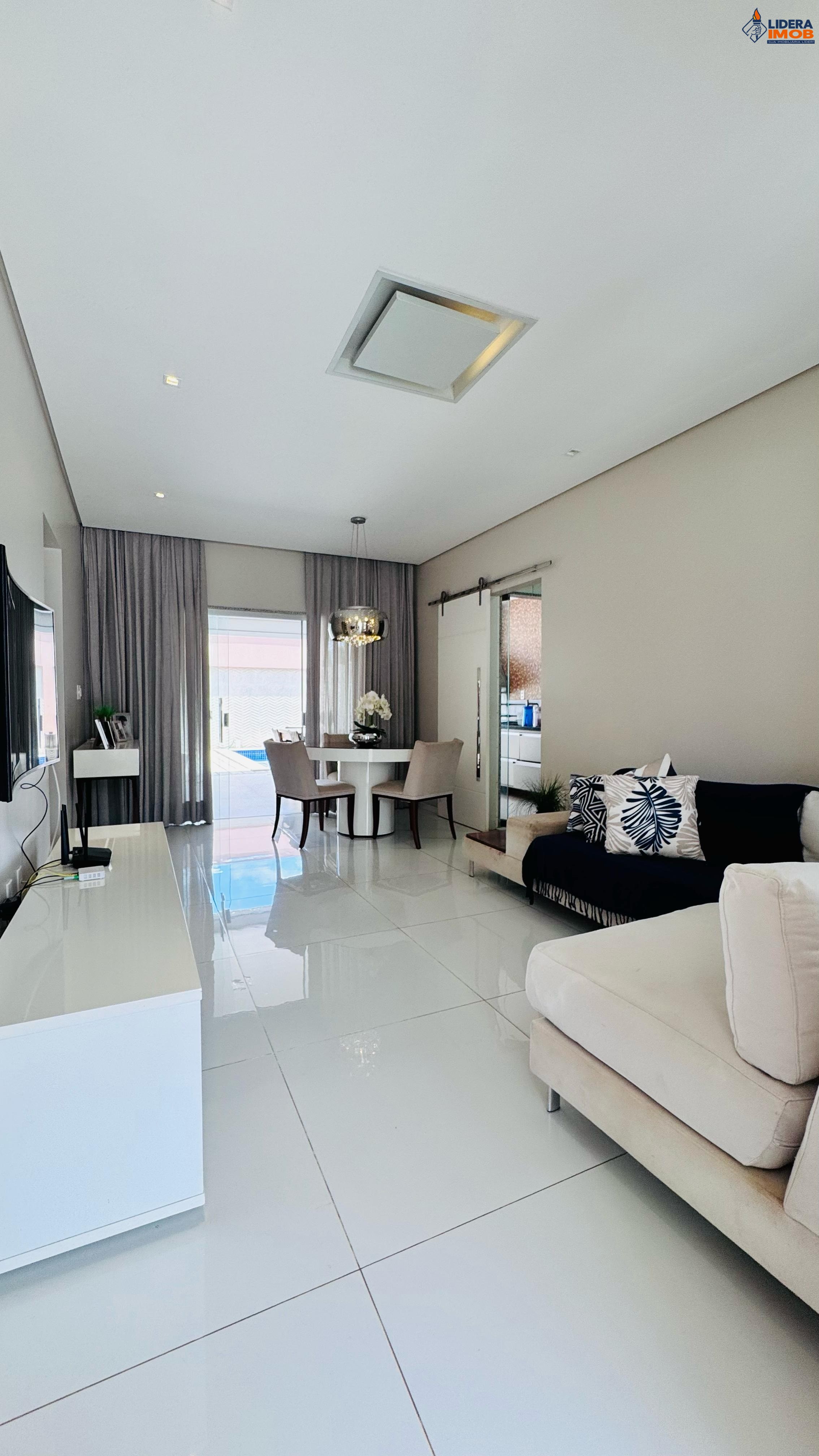 Casa, 3 quartos, 200 m² - Foto 1