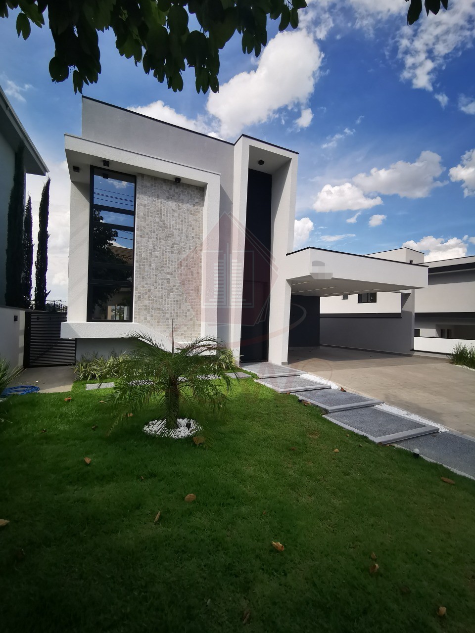 Casa, 3 quartos, 245 m² - Foto 1