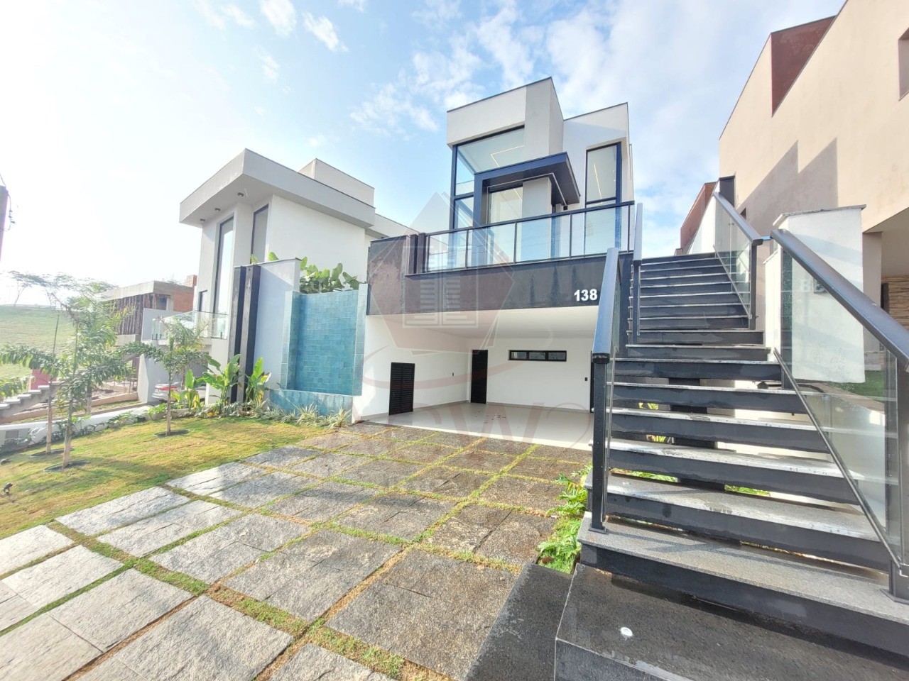 Casa, 3 quartos, 245 m² - Foto 1