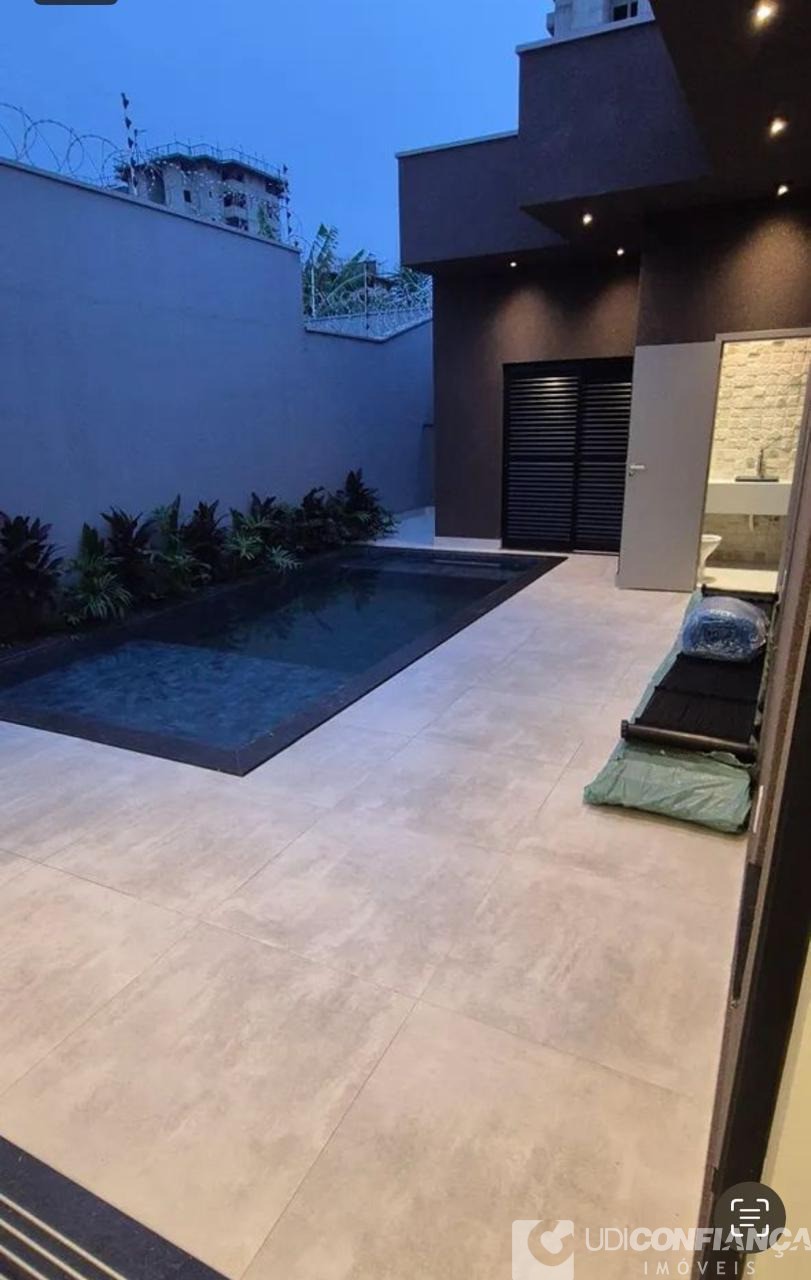 Casa, 3 quartos, 190 m² - Foto 2