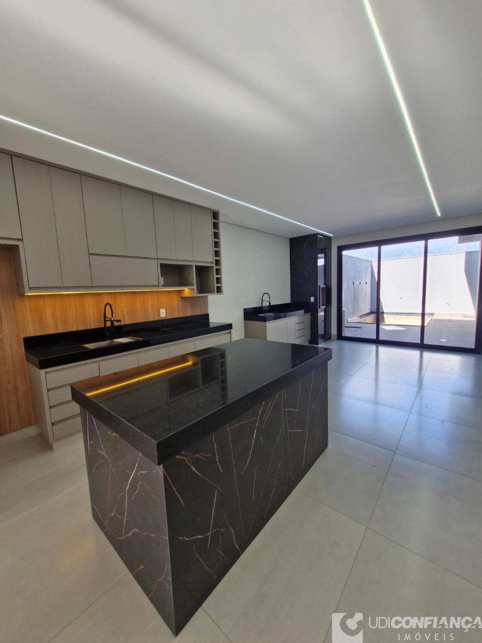 Casa, 3 quartos - Foto 2