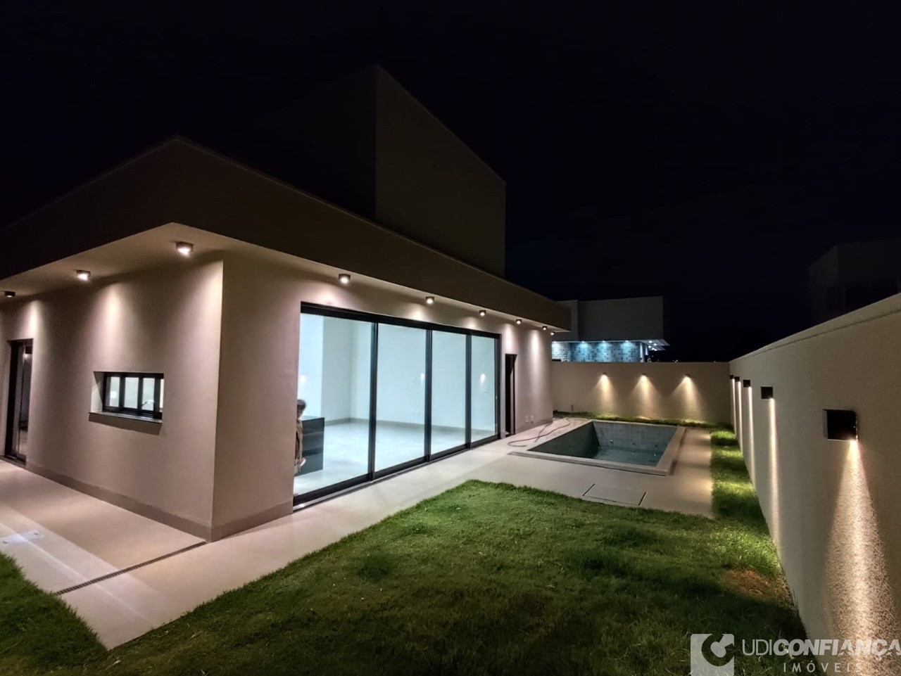 Casa, 3 quartos, 238 m² - Foto 4