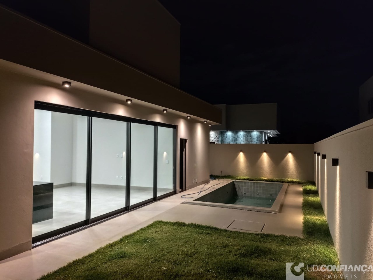 Casa, 3 quartos, 238 m² - Foto 2