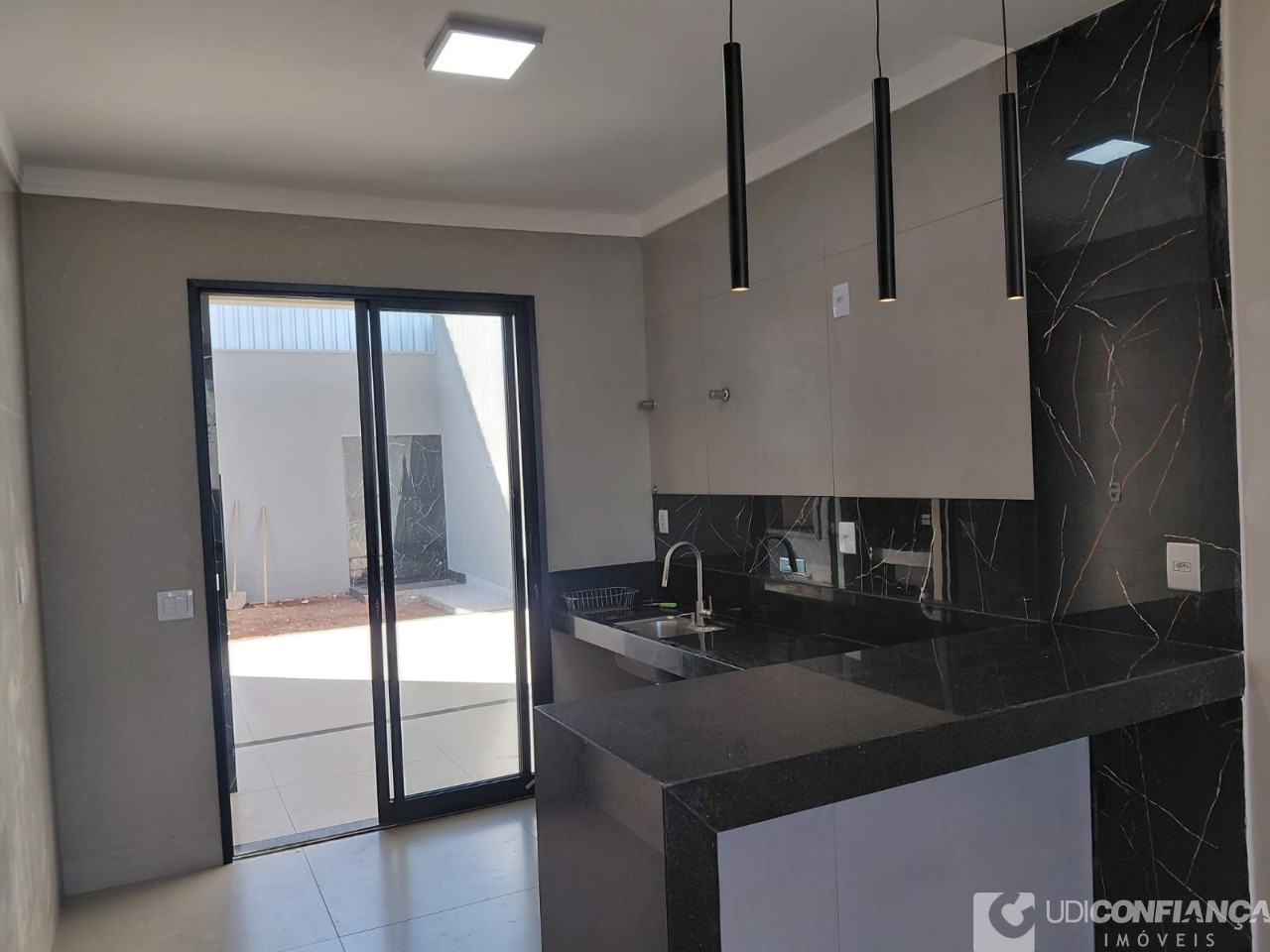Casa, 3 quartos - Foto 1