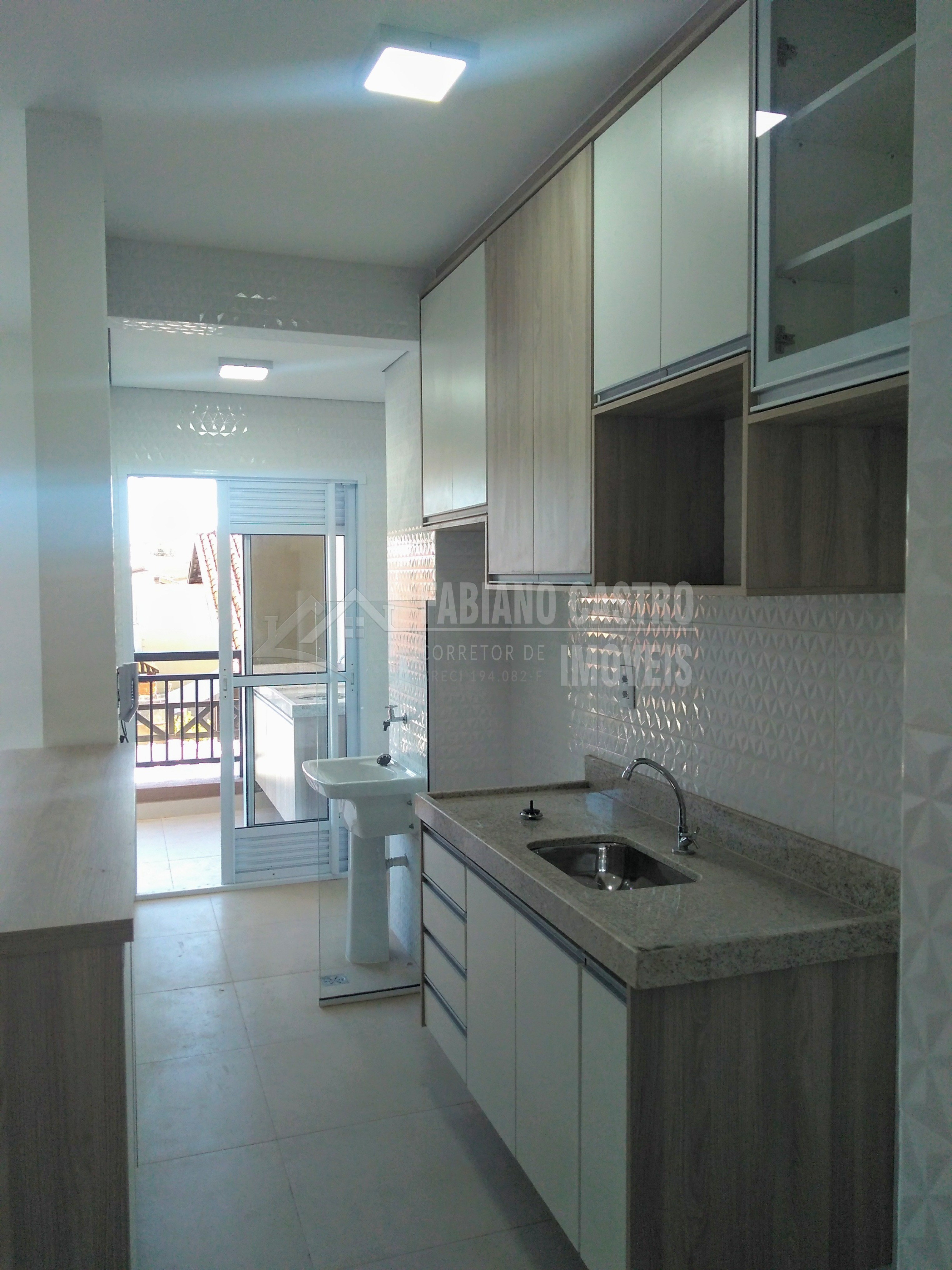 Apartamento com 3 quartos à venda, 74m² — foto 1 de 12