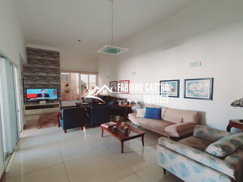 Casa de Condomínio com 4 quartos à venda — foto 1 de 20