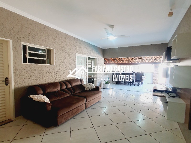 Casa com 3 quartos à venda — foto 10 de 34