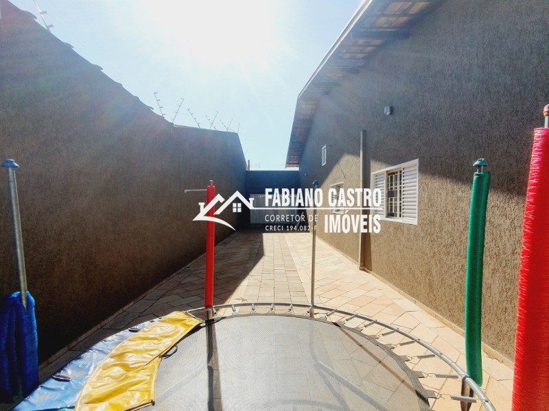 Casa com 3 quartos à venda — foto 4 de 34