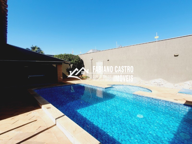 Casa com 3 quartos à venda — foto 3 de 34