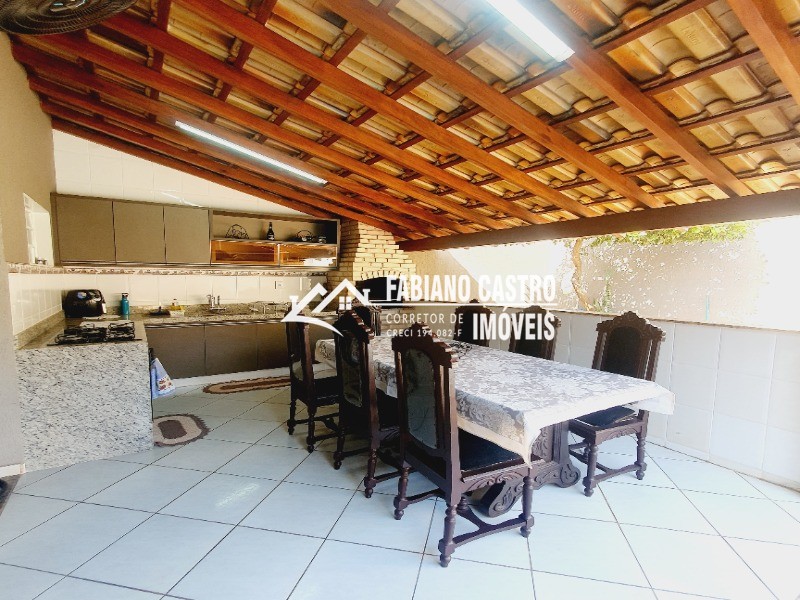 Casa com 3 quartos à venda — foto 8 de 34