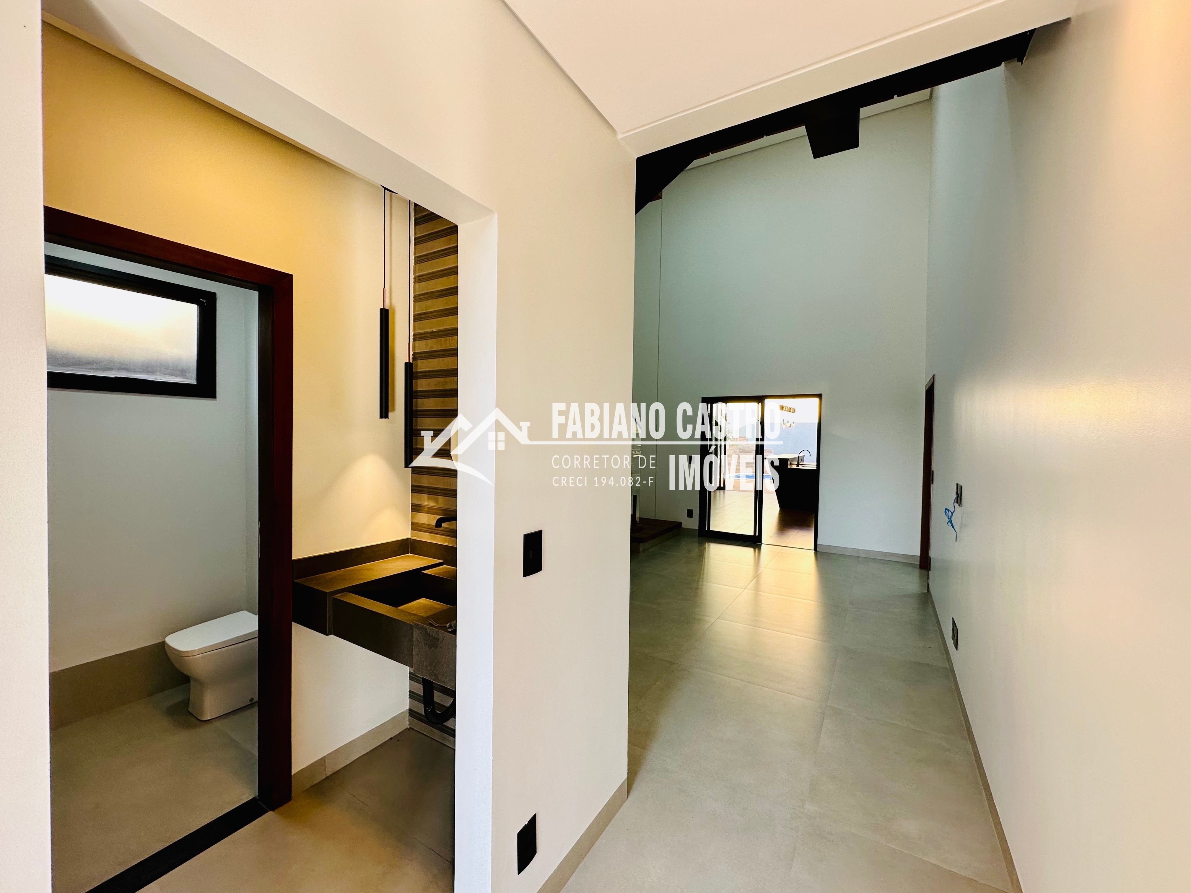 Casa de Condomínio com 3 quartos à venda — foto 2 de 31