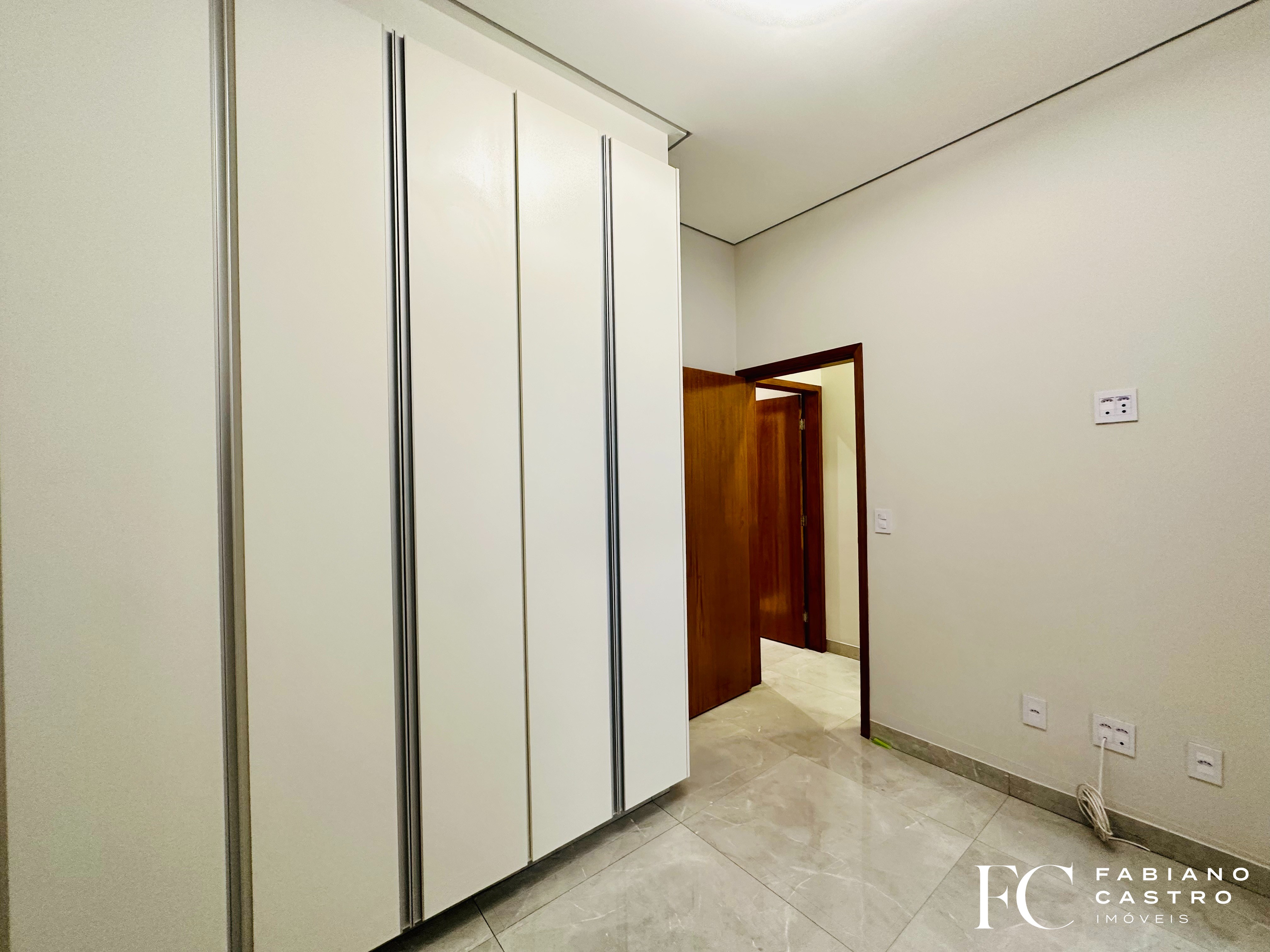 Casa de Condomínio com 3 quartos à venda — foto 23 de 32