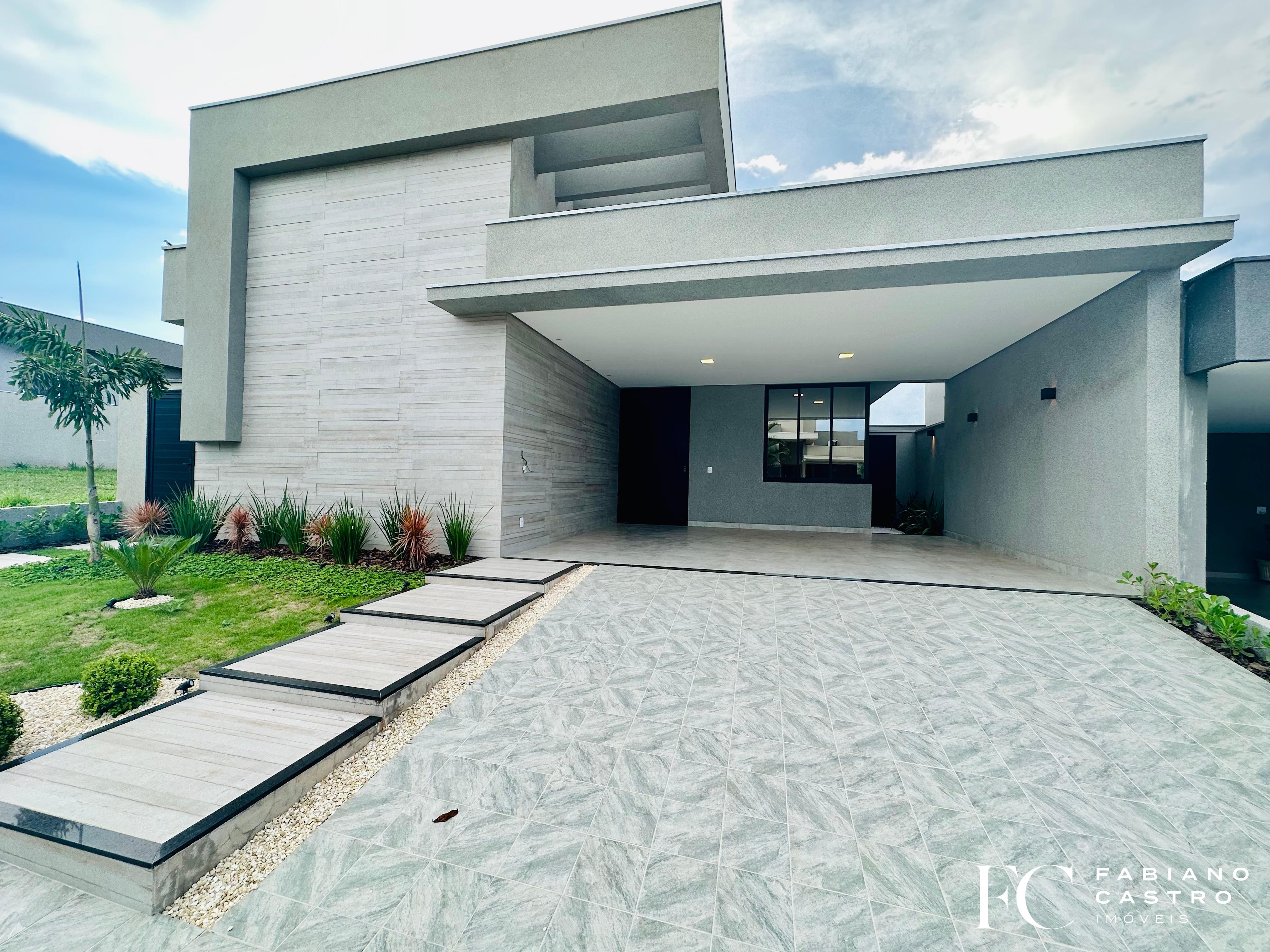 Casa de Condomínio com 3 quartos à venda — foto 2 de 35