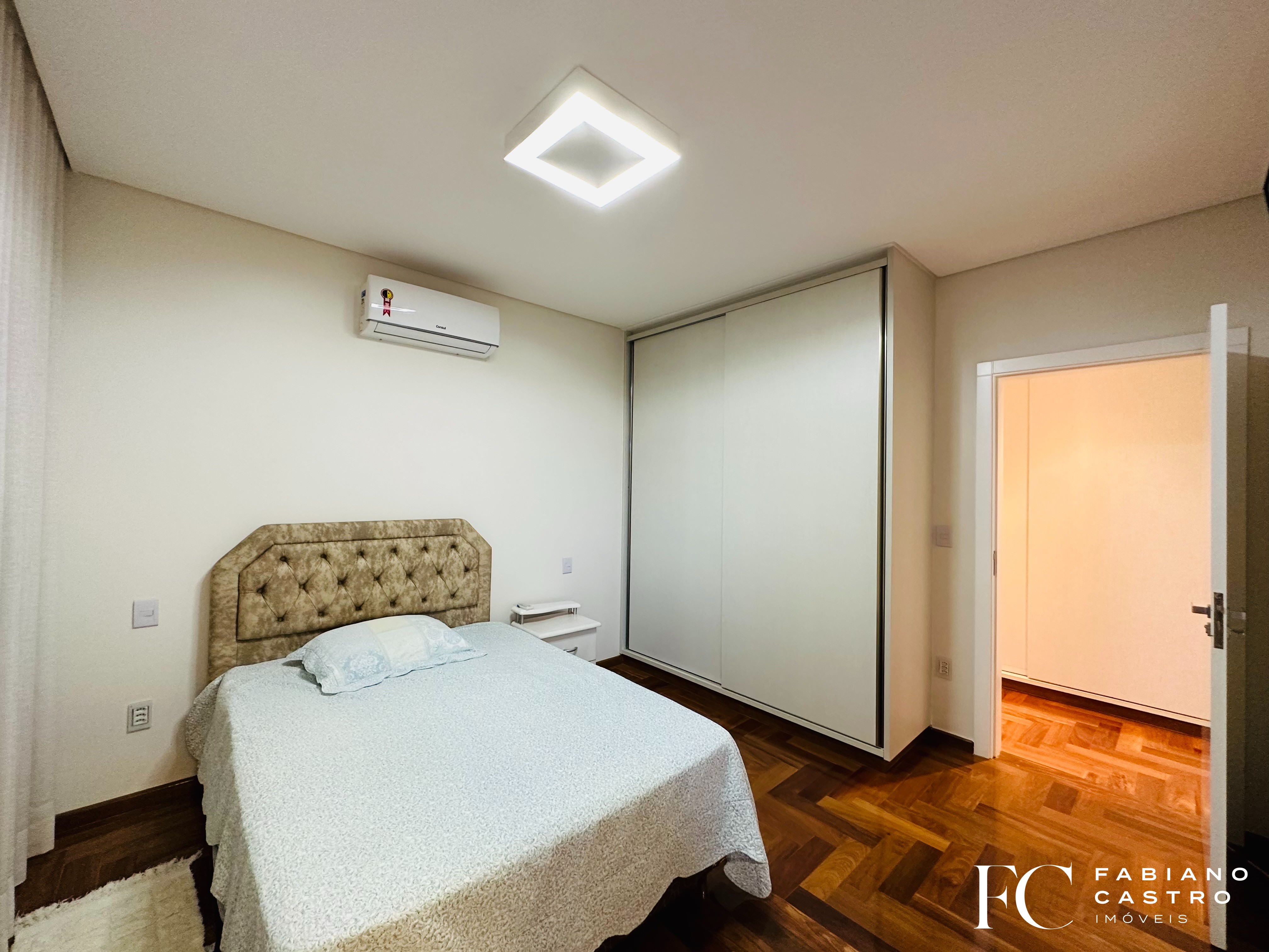 Casa de Condomínio com 5 quartos à venda — foto 31 de 38