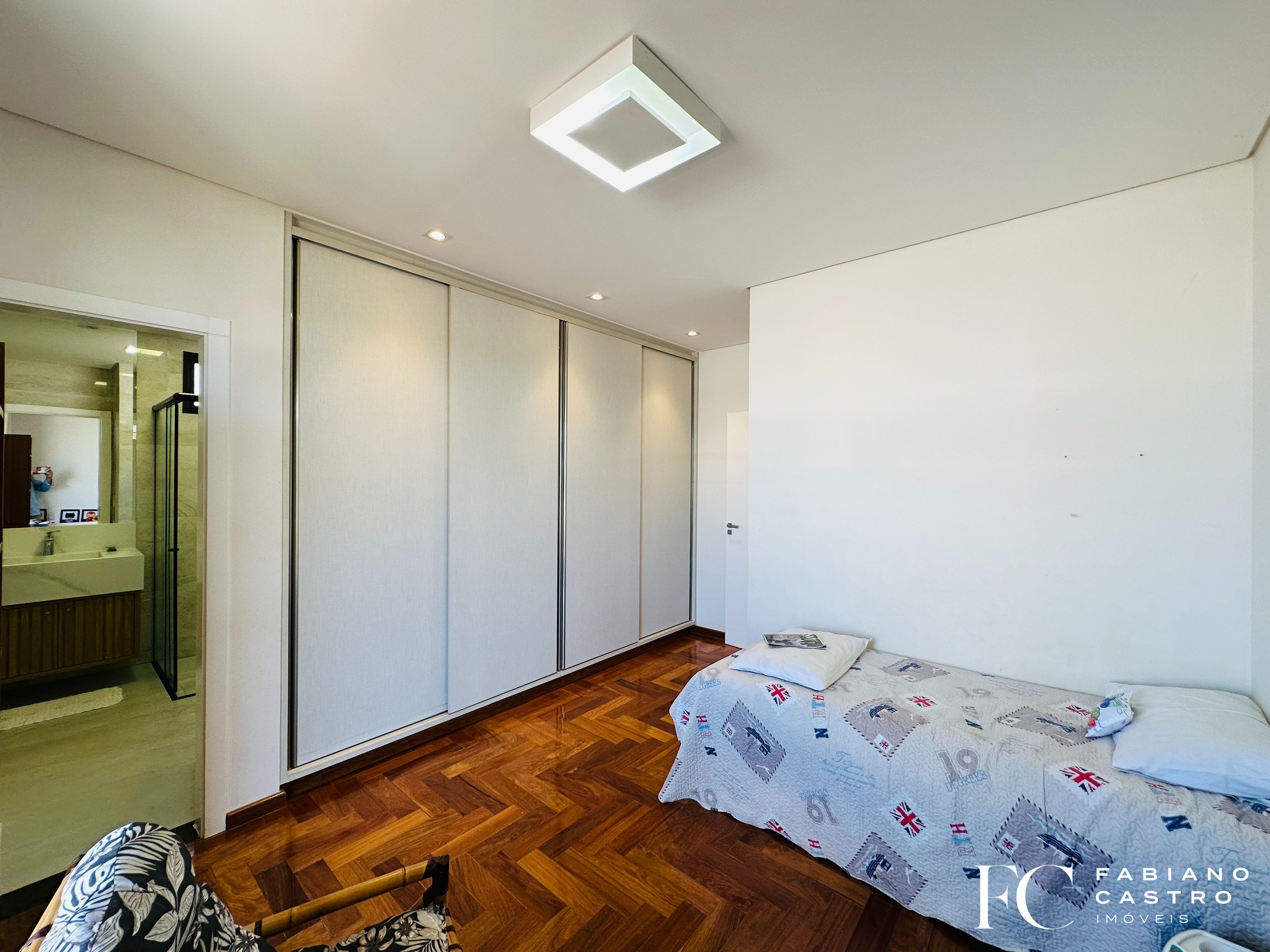 Casa de Condomínio com 5 quartos à venda — foto 34 de 38