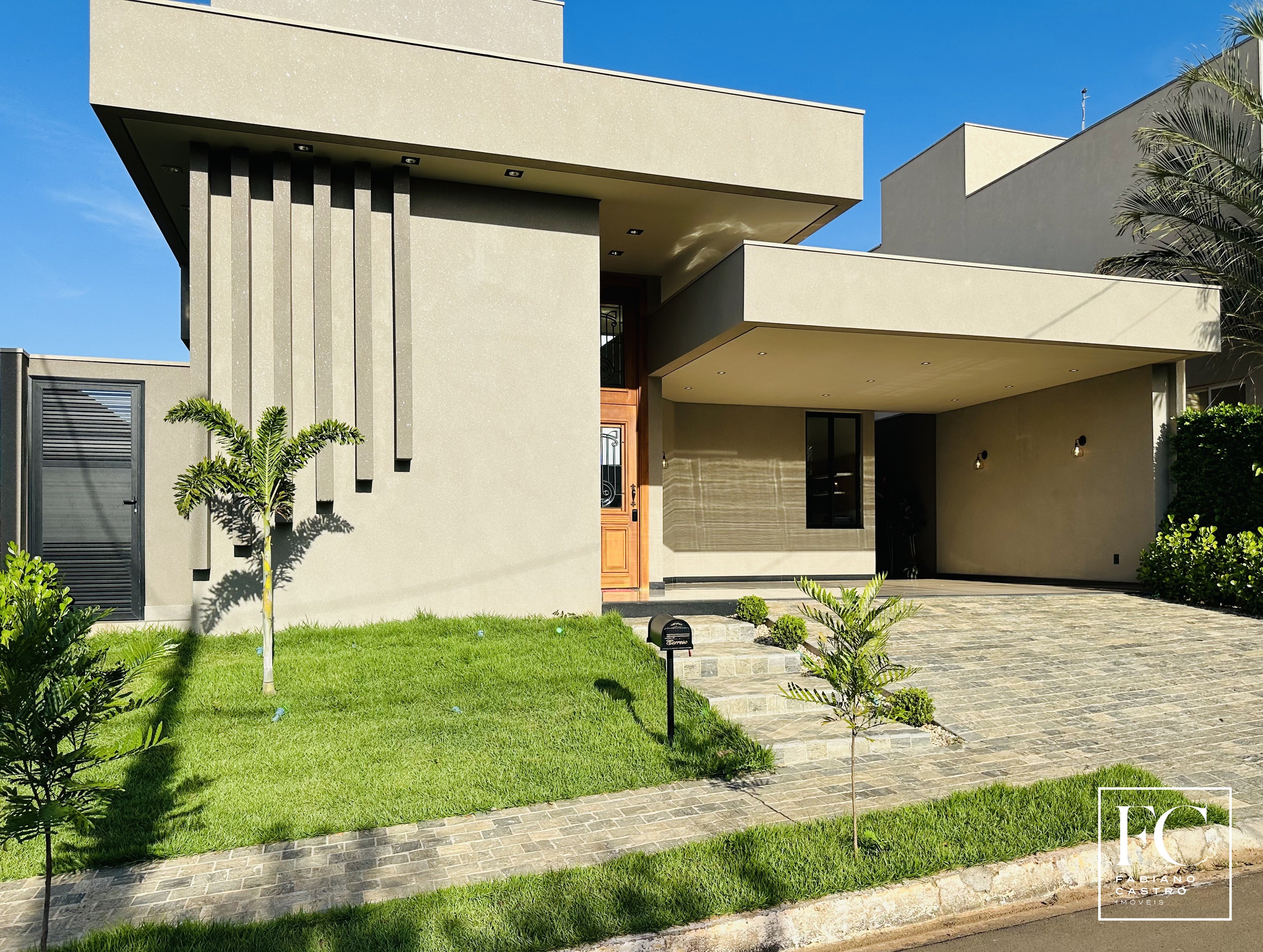 Casa de Condomínio com 3 quartos à venda — foto 1 de 30