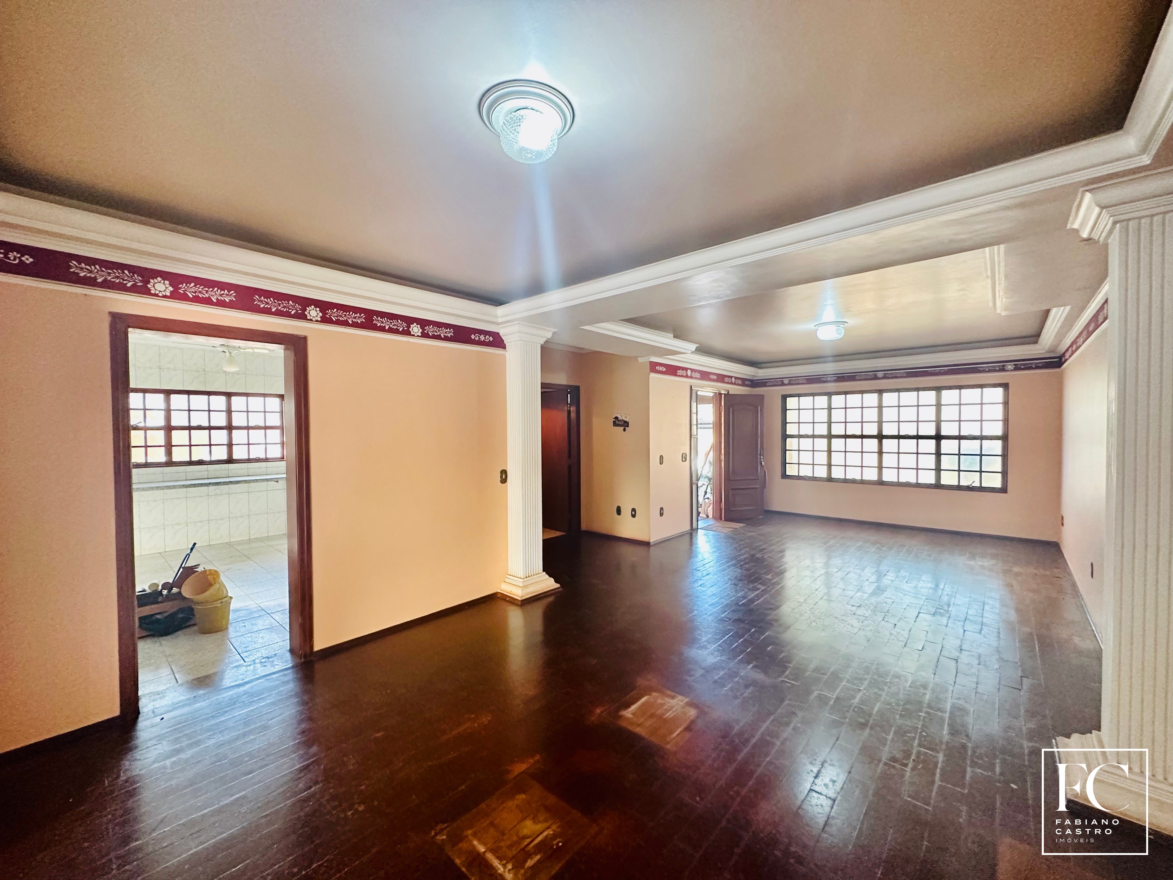 Casa com 3 quartos à venda — foto 4 de 32